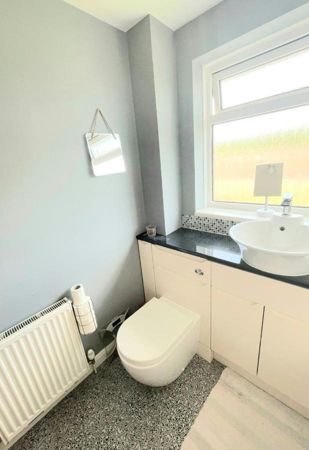 5Min Drive To Luton Airport, 2 Train Stations & Motorway - Free Parking - Late Check Out 11Am - Quiet & Peaceful Location With A Relaxing Garden - Only 25Min Drive To North London - Free Wifi Apartment Exterior photo